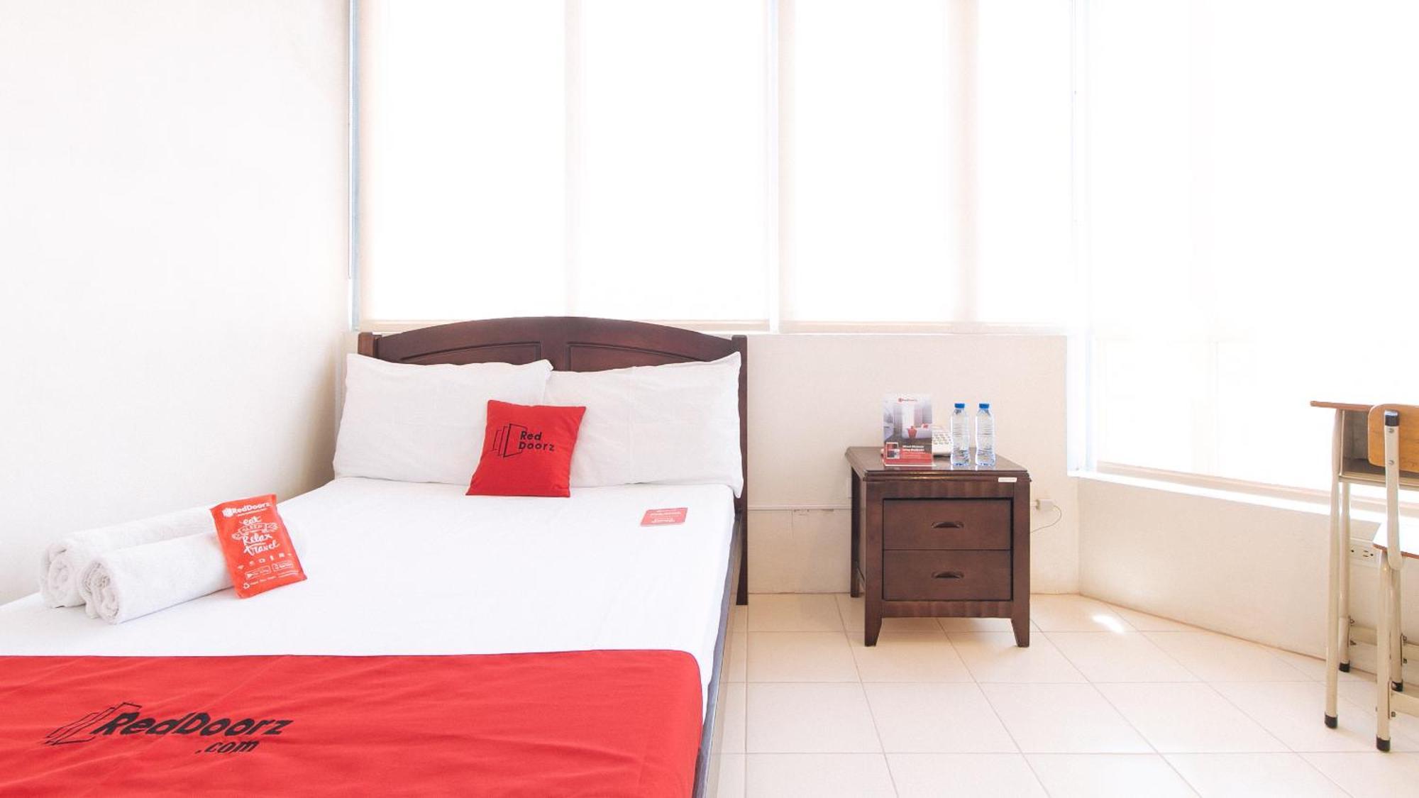 Reddoorz Plus @ E Rodriguez Corner Banawe Bandar Quezon Luaran gambar