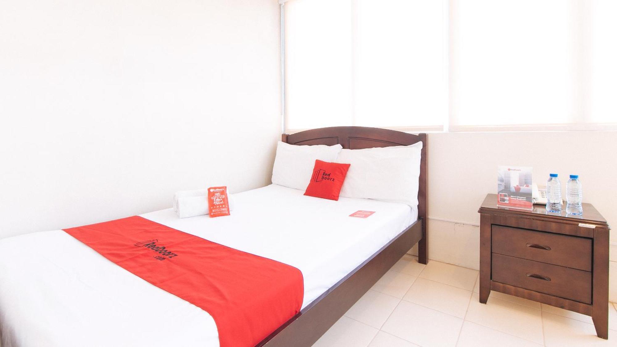 Reddoorz Plus @ E Rodriguez Corner Banawe Bandar Quezon Luaran gambar