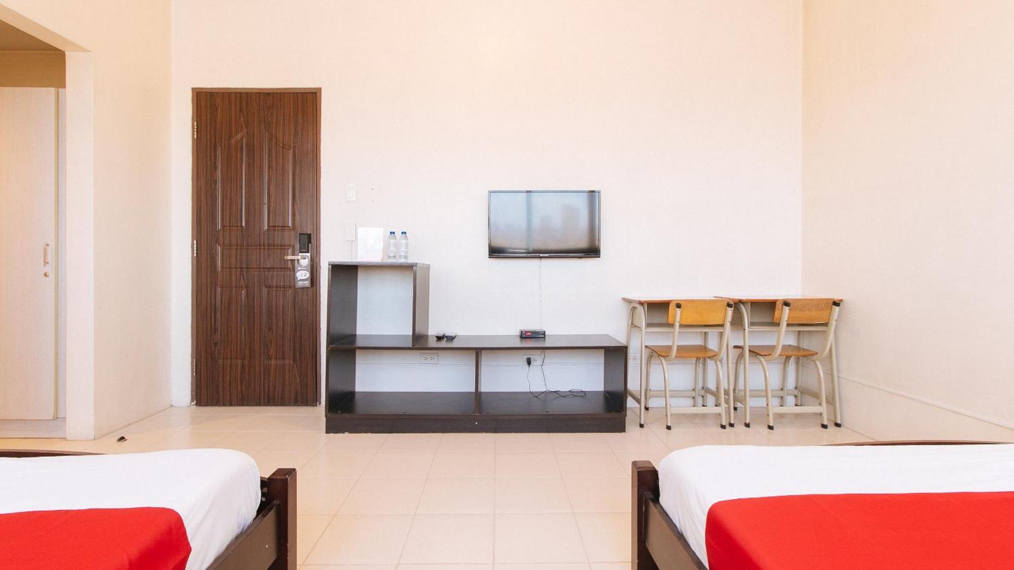 Reddoorz Plus @ E Rodriguez Corner Banawe Bandar Quezon Luaran gambar