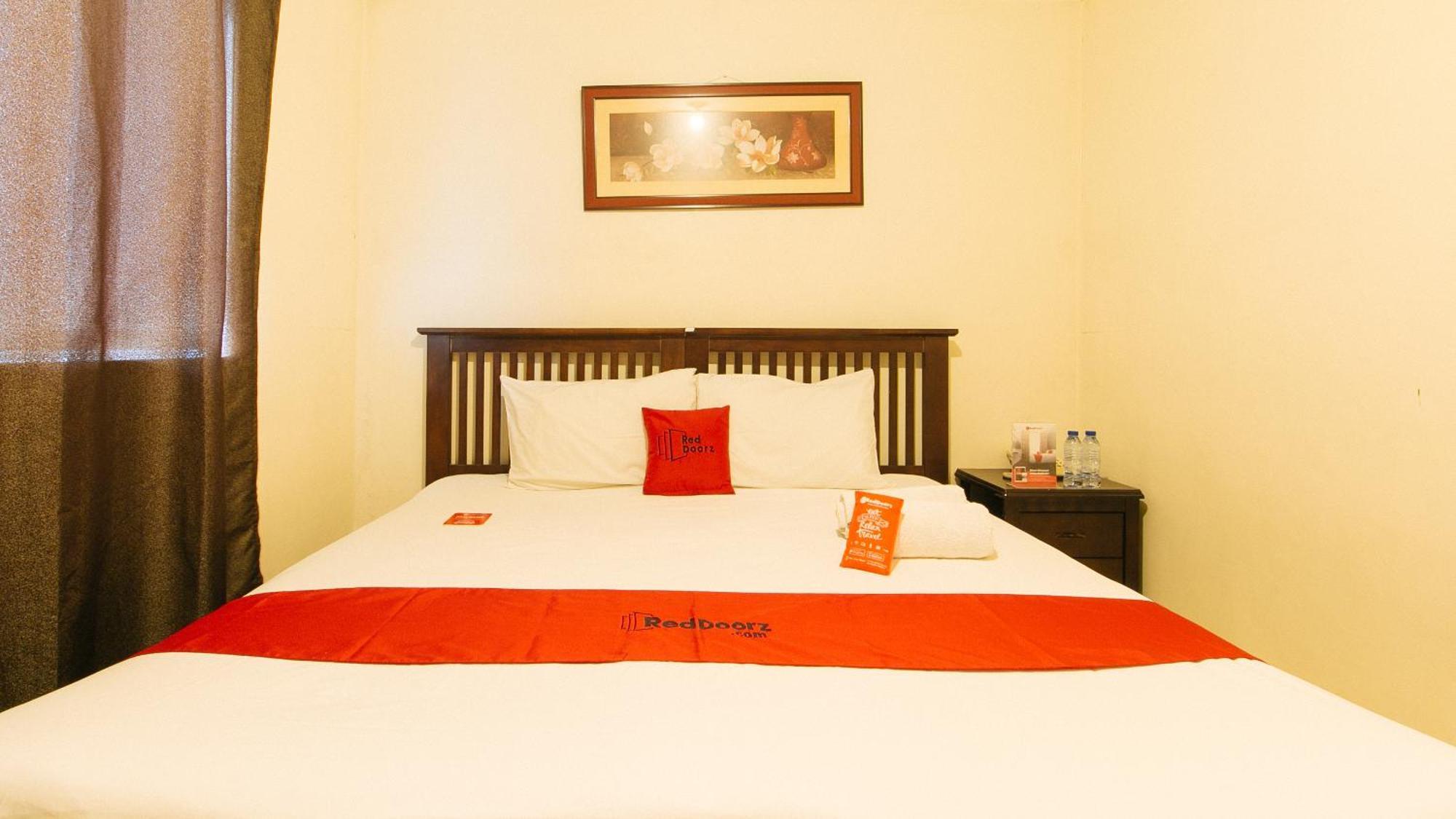 Reddoorz Plus @ E Rodriguez Corner Banawe Bandar Quezon Luaran gambar