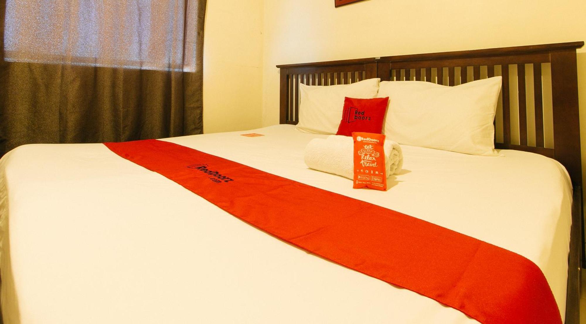 Reddoorz Plus @ E Rodriguez Corner Banawe Bandar Quezon Luaran gambar