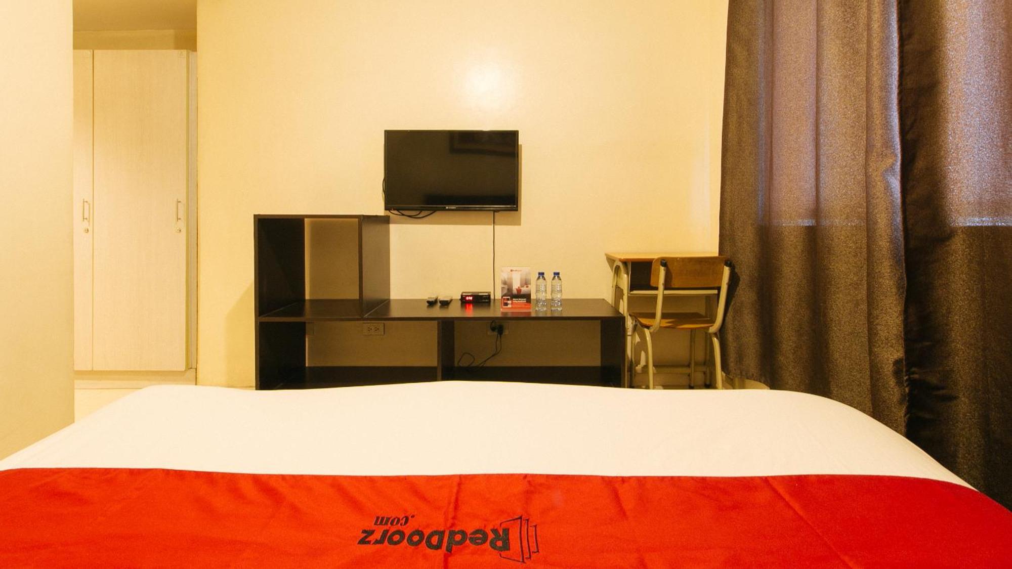 Reddoorz Plus @ E Rodriguez Corner Banawe Bandar Quezon Luaran gambar