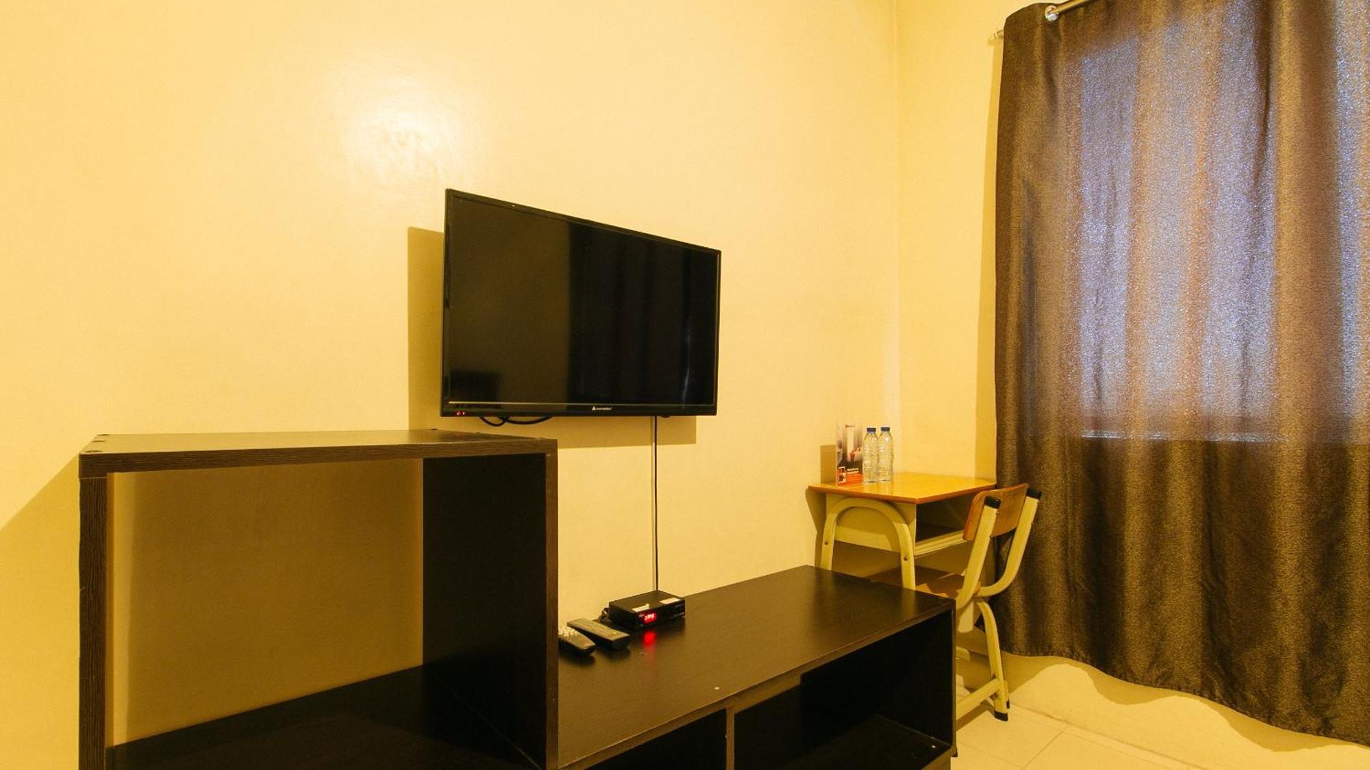 Reddoorz Plus @ E Rodriguez Corner Banawe Bandar Quezon Luaran gambar