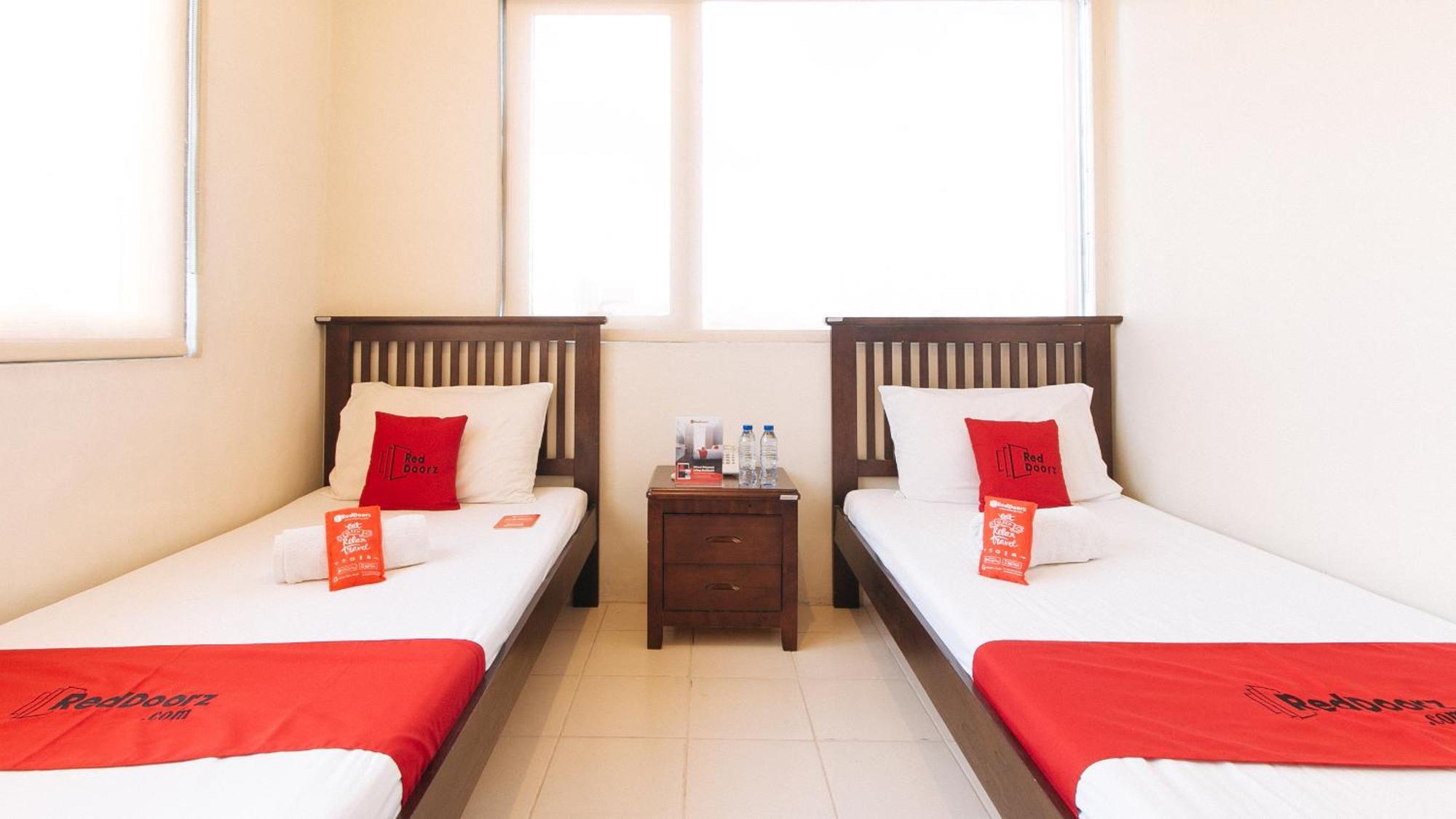Reddoorz Plus @ E Rodriguez Corner Banawe Bandar Quezon Luaran gambar
