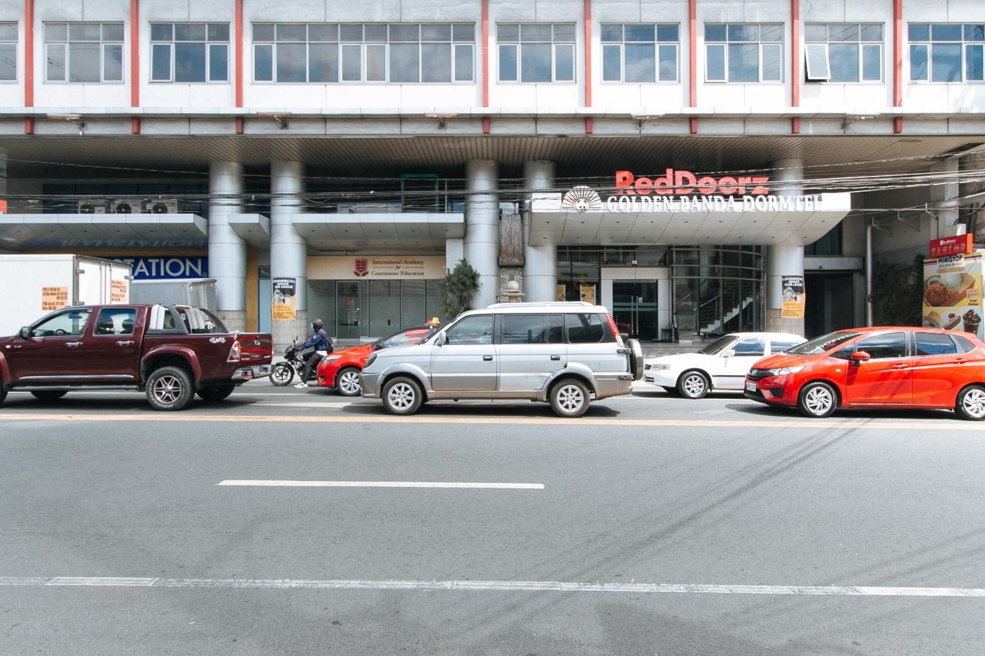 Reddoorz Plus @ E Rodriguez Corner Banawe Bandar Quezon Luaran gambar