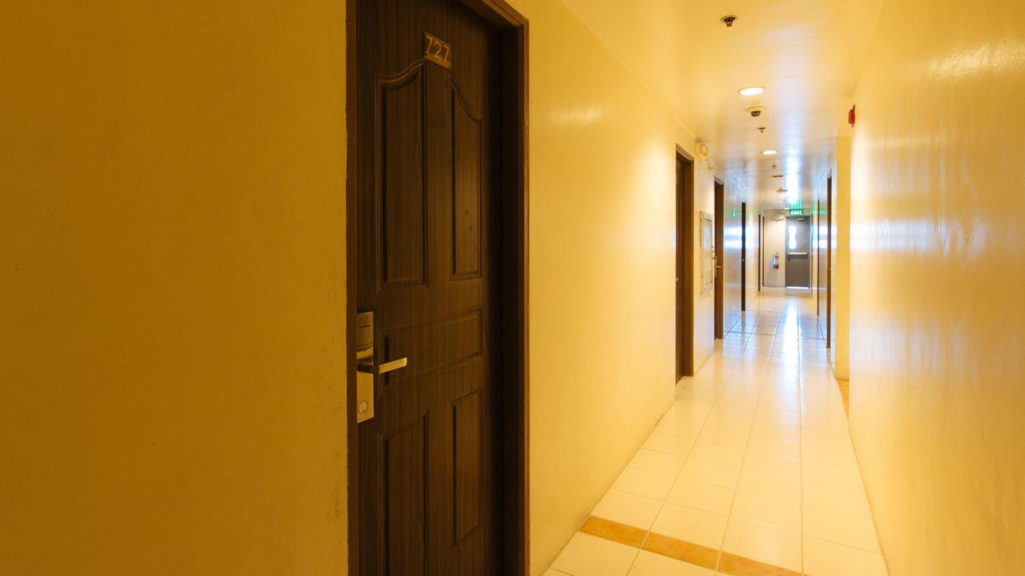 Reddoorz Plus @ E Rodriguez Corner Banawe Bandar Quezon Luaran gambar
